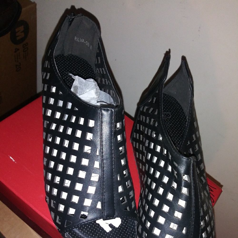 Woman shoes